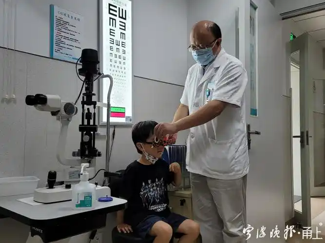 宁波5岁男孩沉迷ipad未来近视或超1000度!