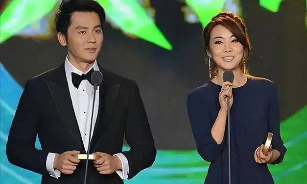 闫妮李晨发文引争议!