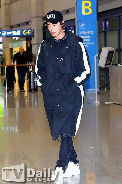 郑允浩 机场##东方神起