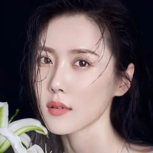 1月1日出生地区:未知介绍:梁诗冉,毕业于北京电影学院,中国内地女演员