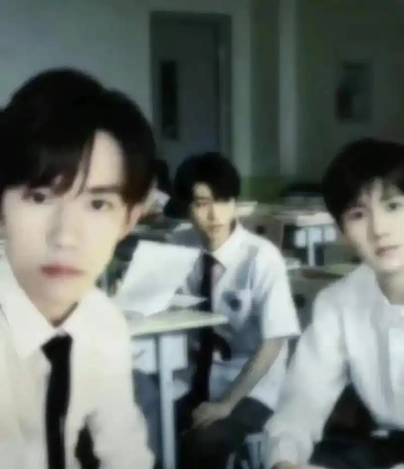 tfboys #王俊凯王源易烊千玺 #养成系 #照片里的他 - 抖音