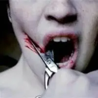 拿刀女生霸气拽头像