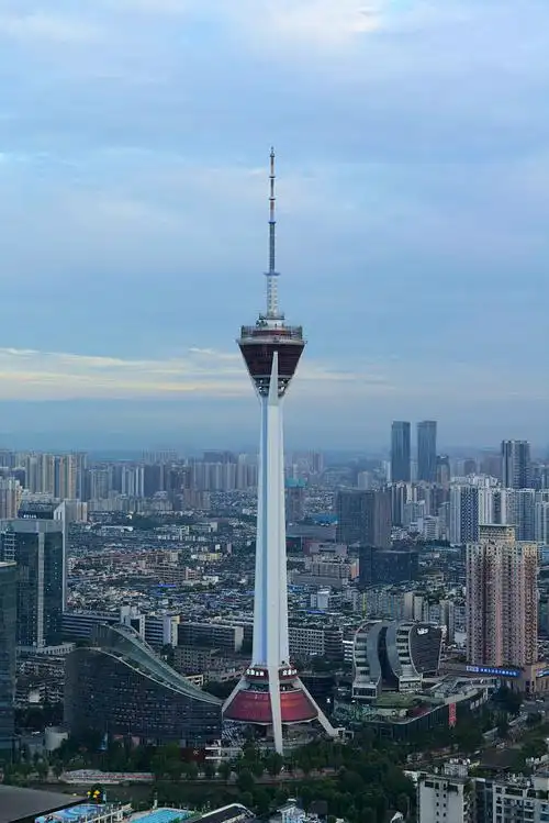 339熊猫电视塔的夕辉