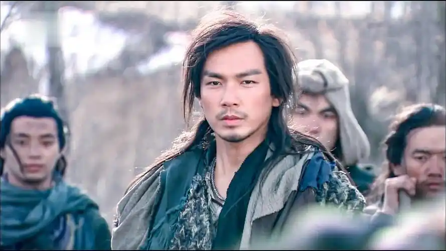 为什么丐帮经常出现奸诈小人控制傀儡帮主的情况_乔峰