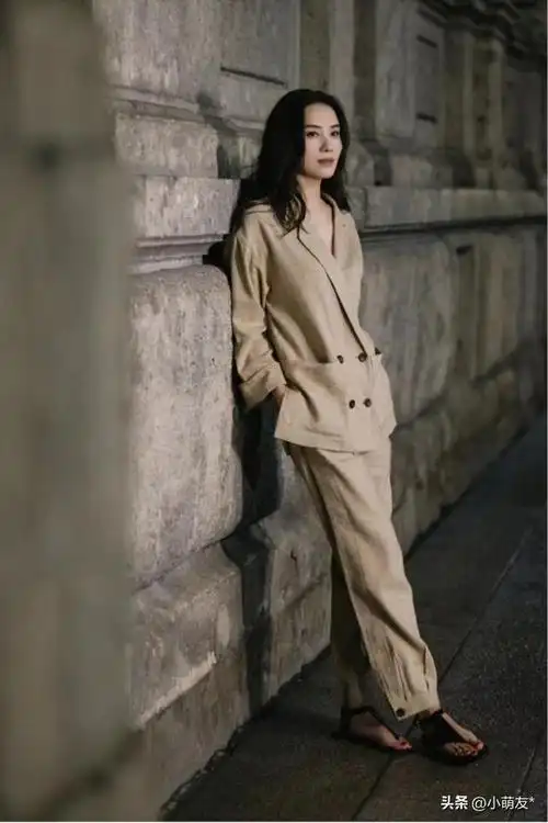 又被宋佳圈粉了,真是行走的西装穿搭指南