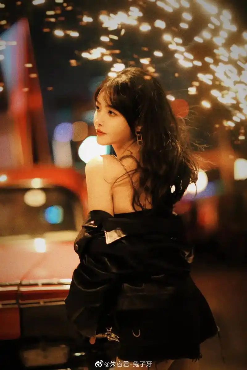 朱容君 #兔子牙 #又美又飒 爱了,这组图片@朱容君-兔子 - 抖音