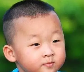 4一6岁儿童发型男寸头图片4一5岁儿童男发型平头怎么剪