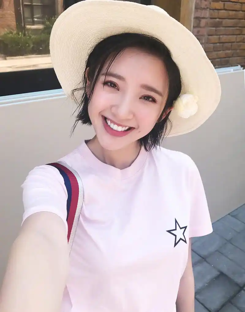 笑起来很治愈的女明星,杨颖第五,第一是四海八荒的她