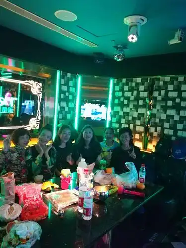 2018年10月29日温莎ktv姐妹们欢乐唱!