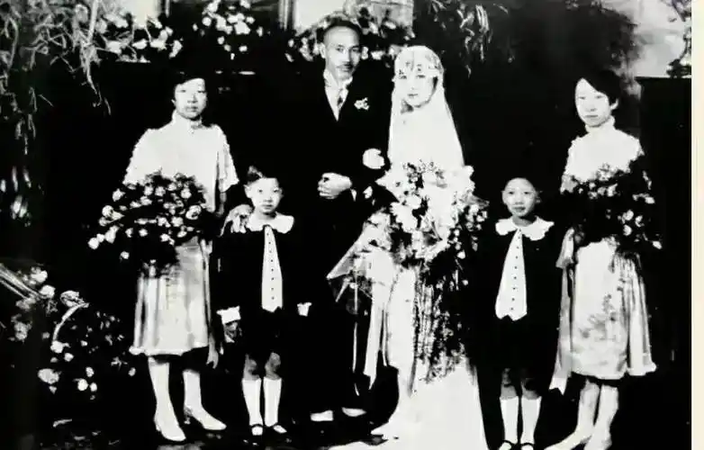 "于是,一场由陈立夫强力撮合的政治联姻就以不欢而散草草收场.