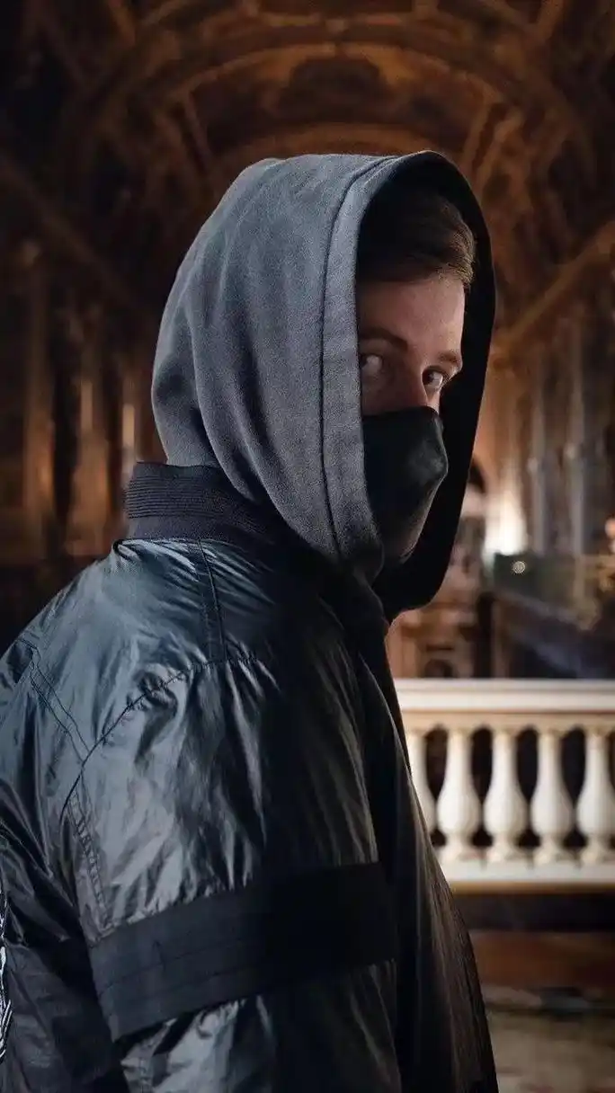 电音之王教主艾伦沃克是我一直以来最敬佩一位,我关注他已经有两