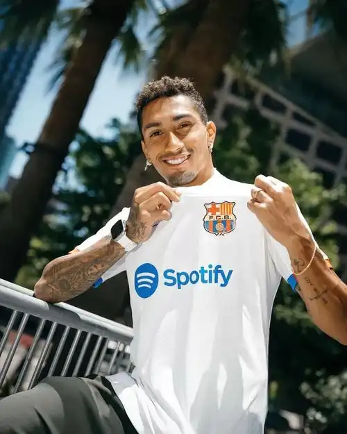 2324巴萨球衣客场球员版欧冠版9号莱万加维8佩德里德容27亚马尔