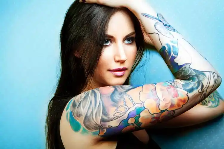 手臂纹身的潮流美女图片下载,性感美女,纹身,时尚女性,美女模特,欧美
