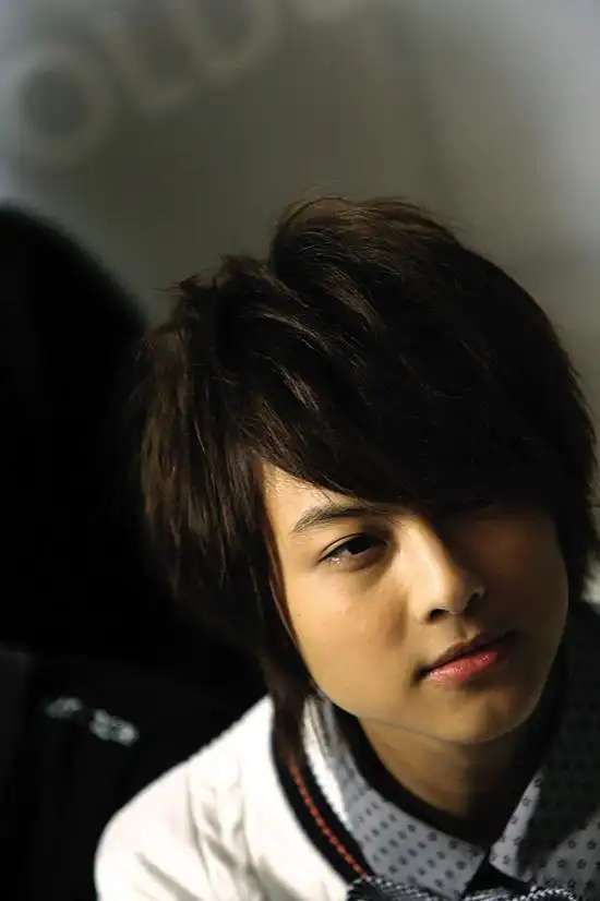 p>邱胜翊,艺名王子(prince),1989年4月14日出生于台湾,中国台湾男