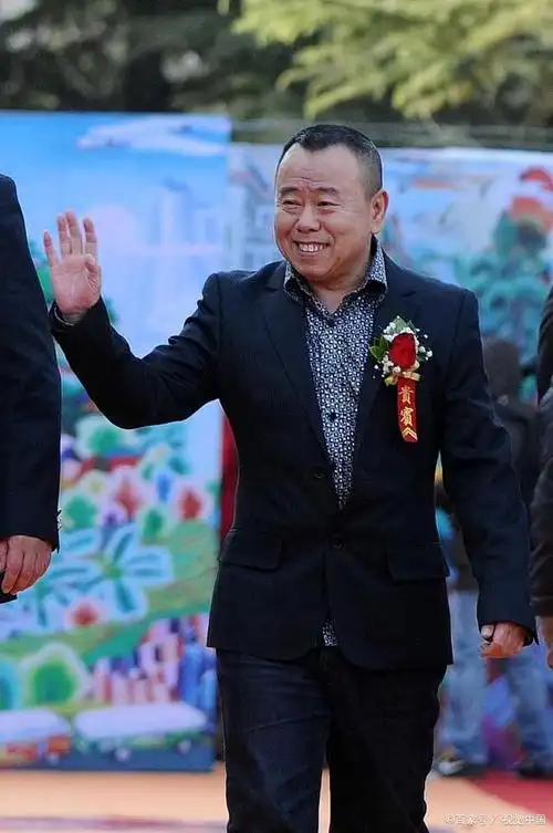 65岁"晚节不保",名和利,救不了老艺术家潘长江