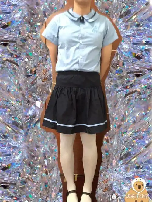 红星实验小学夏季女生校服 可可爱爱没有脑袋