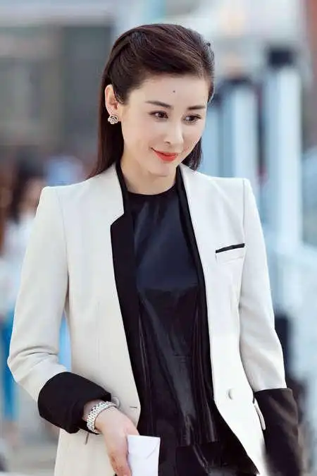 周扬主演电视剧爱我你别走演高冷女王