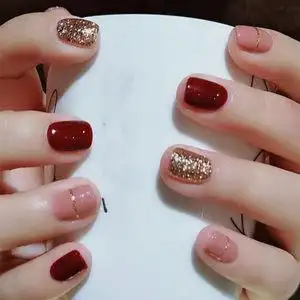 美甲成品裸色图片