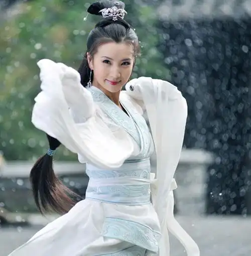 《三国》貂蝉陈好剧中女装美艳动人