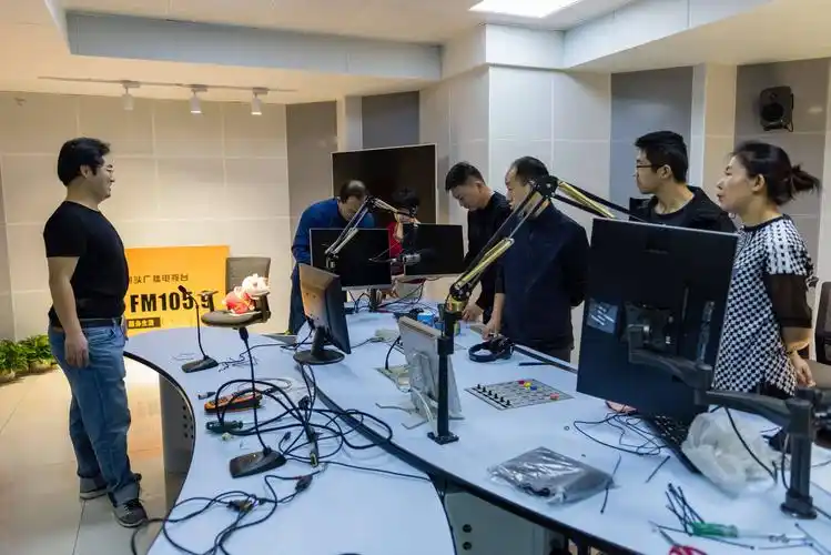 值得包广人骄傲的一件大事---广播电台直播间技术改造圆满完成!