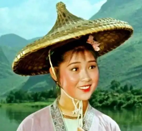 她捡漏"刘三姐",嫁小6岁老公,如今78岁活成了这样.