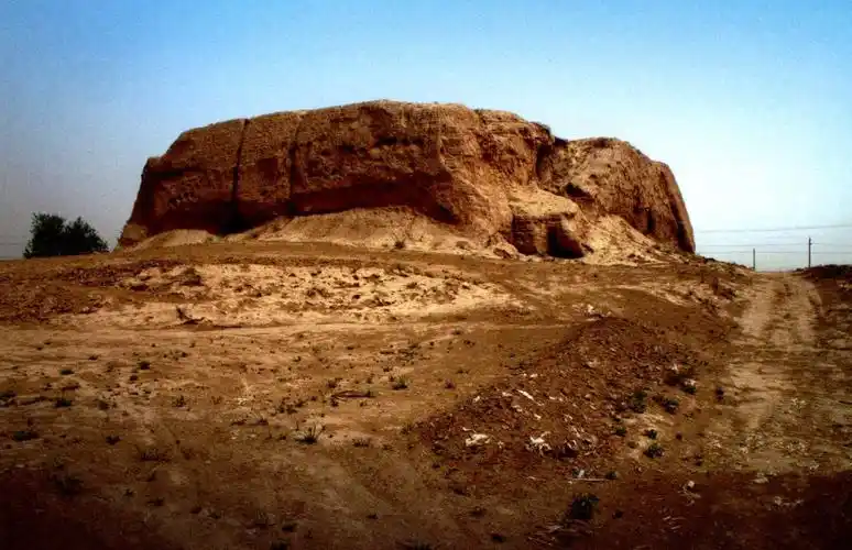 土塌墩烽火台遗址