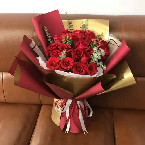 21朵红玫瑰花束轻奢红金包装长春情人节鲜花速递同城鲜花速递同城