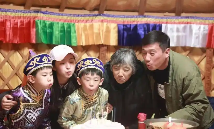 如今,刘晓洁和徐洪浩结婚14年了.两人的感情还是很好.