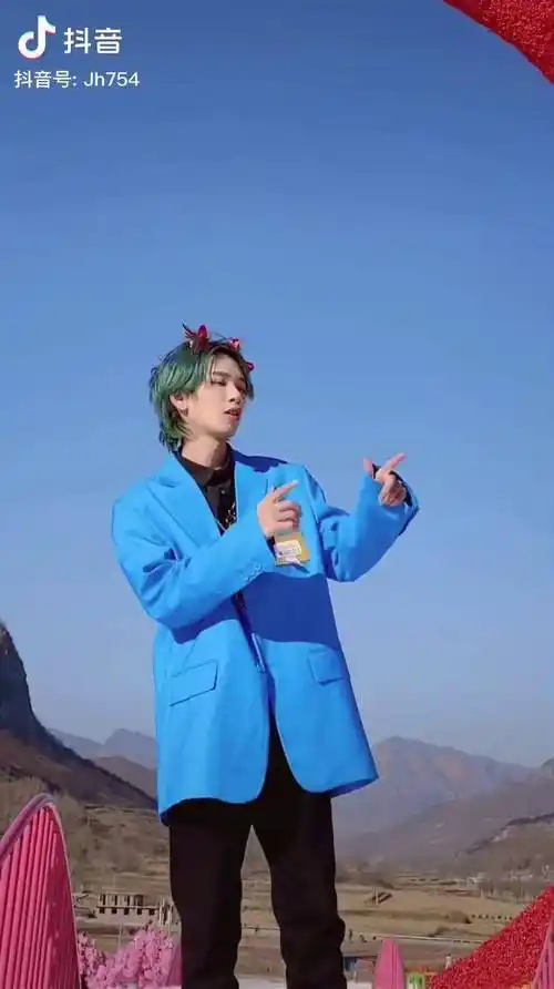 能帮我用蝴蝶结扎一下吗我好变成你的圣诞礼物swag圣诞舞