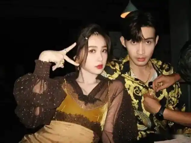 季肖冰老婆?赵露思张元英?韩国男爱豆点外卖?张碧晨音乐圈的地位?_the