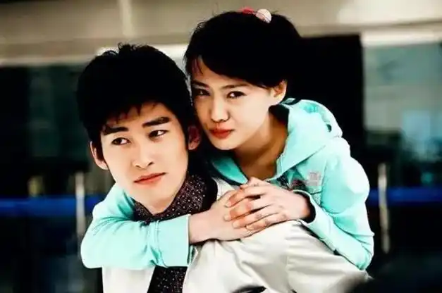 两人十分爱对方,郑爽还曾为张翰整容.