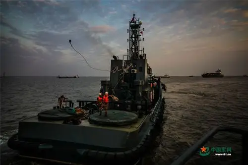 船艇上的兵出海实录:那江,那海,那船,那兵