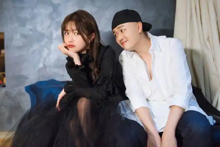 包贝尔说自己是混血,一开始还不信,直到看到童年照,差距很大!