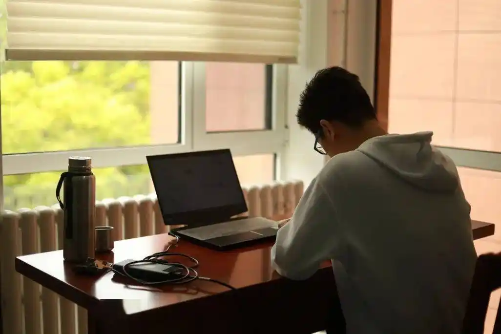 光影南开 | 十二时辰与图书馆相会的奇妙反应_学子_时间_书架