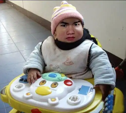 童真的孩子,给我们带来无数的欢笑.