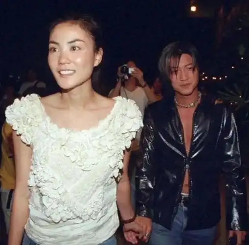 这一次,被批"刻意秀恩爱"的谢霆锋王菲,见识了娱乐圈的残酷