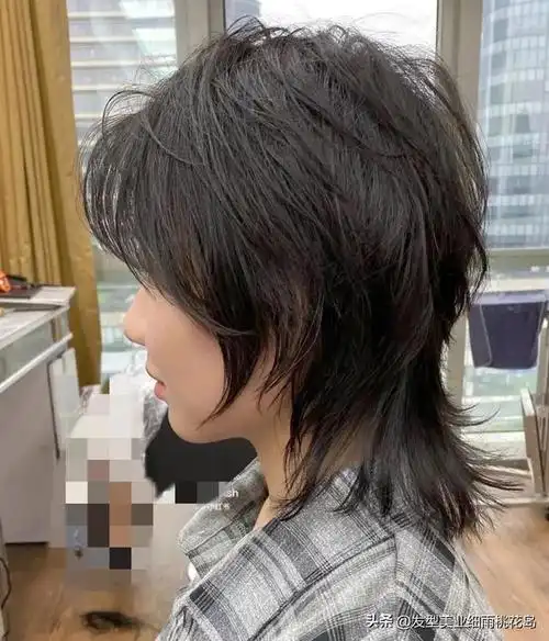 方圆脸女生适合的发型(适合方圆脸的发型图片鲻鱼头) - 冷求网