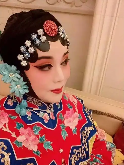 网红打卡龙峪湾 "宝藏艺术家"边姐本周六惊喜现身-中华网河南