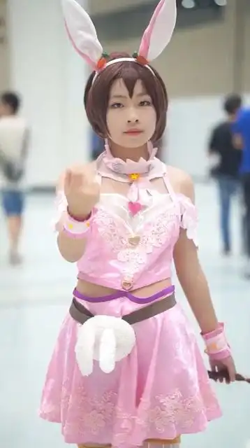 真人cos兔女郎小姐姐好漂亮