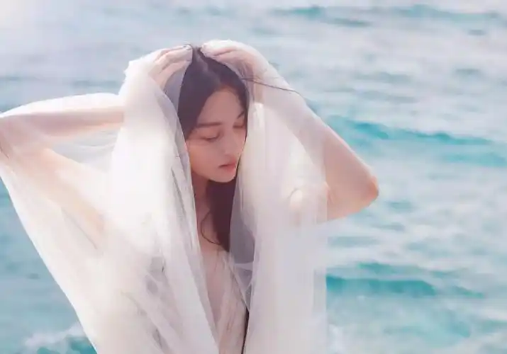 被李晨曝光"不忠"近十年,张馨予终于出了这口恶气 - 娱乐天地