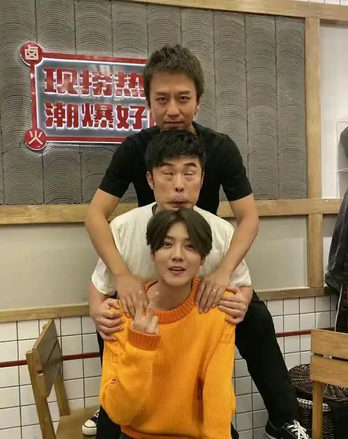 鹿晗,陈赫,邓超三人的偶像打开方式:丑图三兄弟