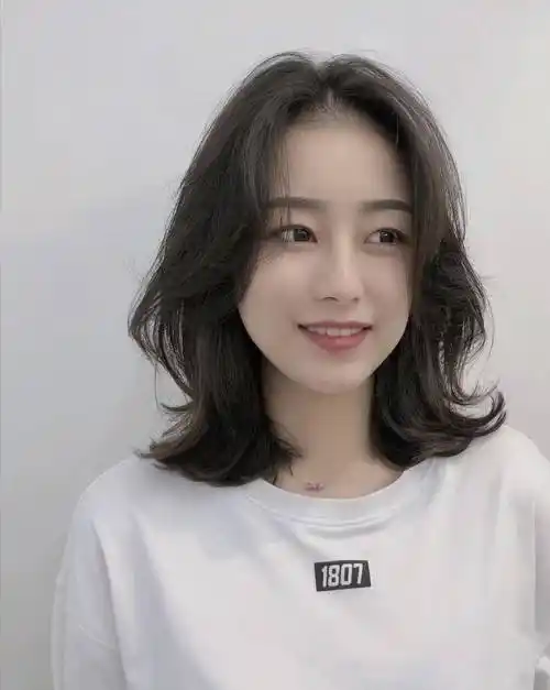 瞧博主这4款,洋气又减龄_刘海_气质_脸型