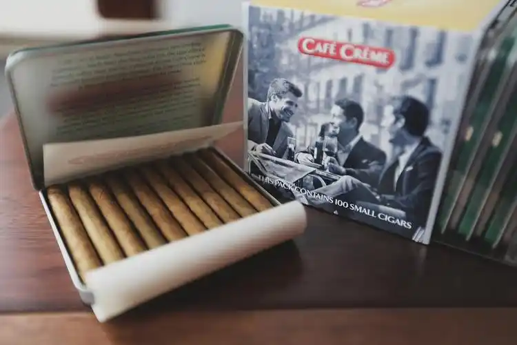 嘉辉小雪茄 coffee taste   咖啡味闻着有股奶香