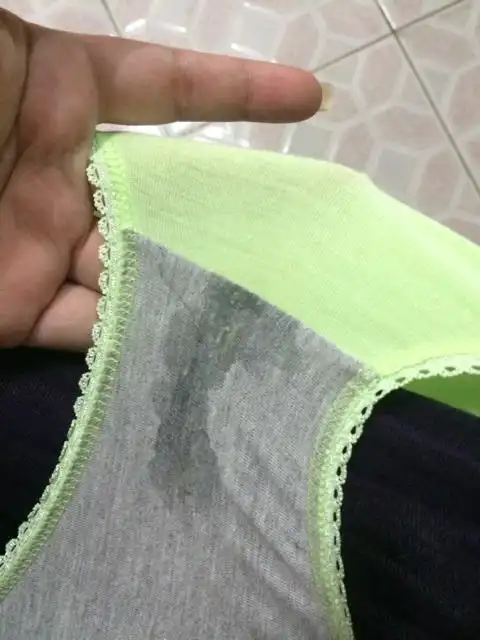 感觉有点恶心,但还是麻烦宝妈们帮我看看,这是什麼,有点黏黏的