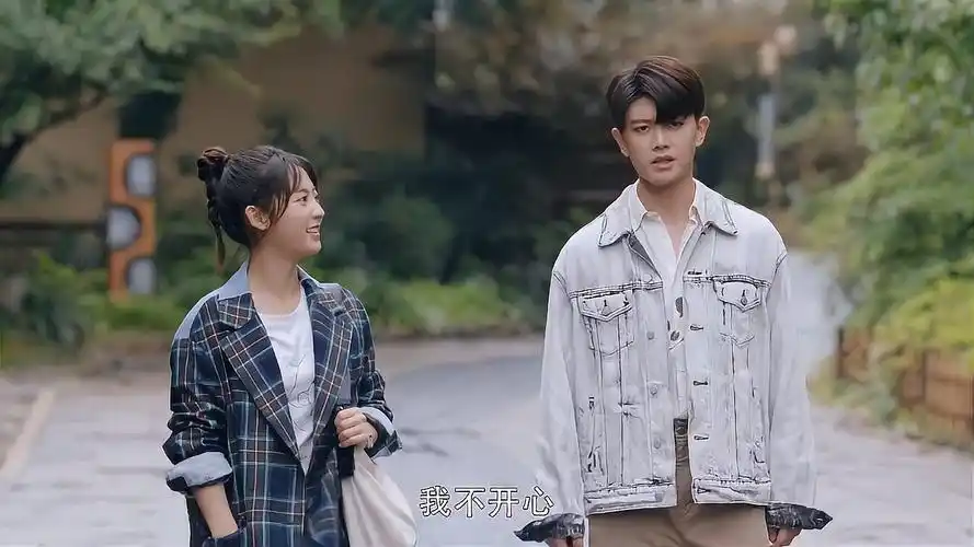 《乌鸦小姐与蜥蜴先生》精彩片段,邢菲任嘉伦极致撒糖成爆款剧