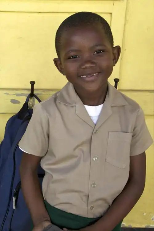 儿童,一个人,学生,站,微笑,竖图,室外,快乐,纯洁,非洲,南非,包,教育