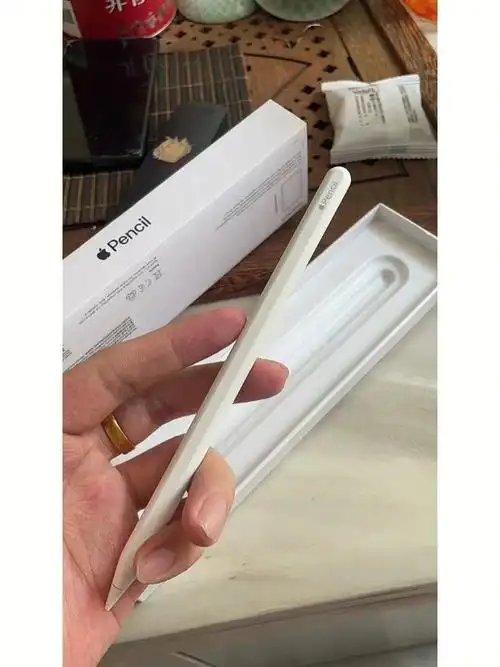 很是不错,写字画画体验感和原装笔差不多的,也没有什么断触延迟的情况