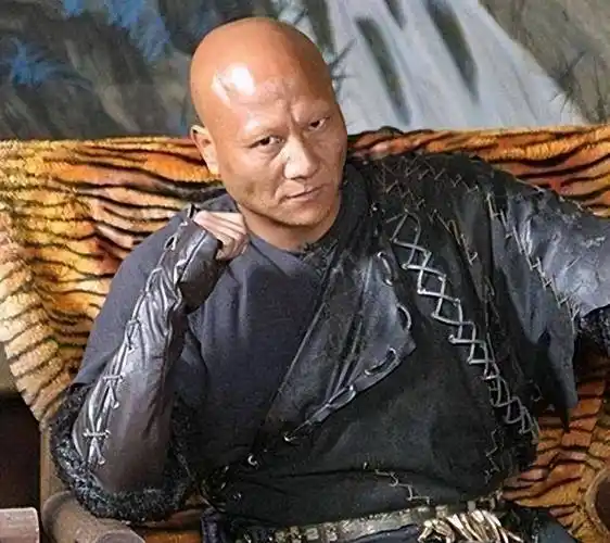 盘点港片十大经典反派,倪永孝竟然前五都没进,乌鸦哥才排在第三_常威