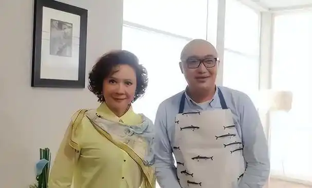 原来他就是蔡明的崽,隐瞒了34年不愿意公开,究竟是何方神圣