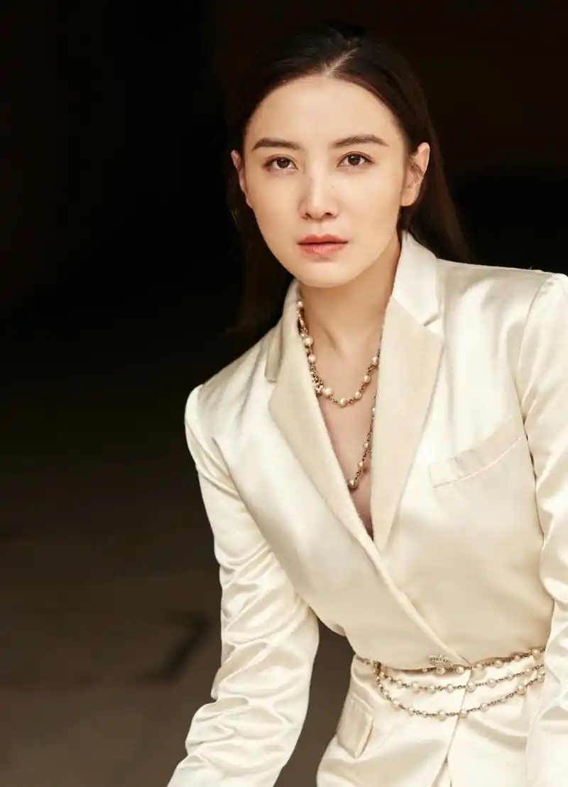 宋佳,1980年11月13日出生于黑龙江省哈尔滨市南岗区,中国内地影视女